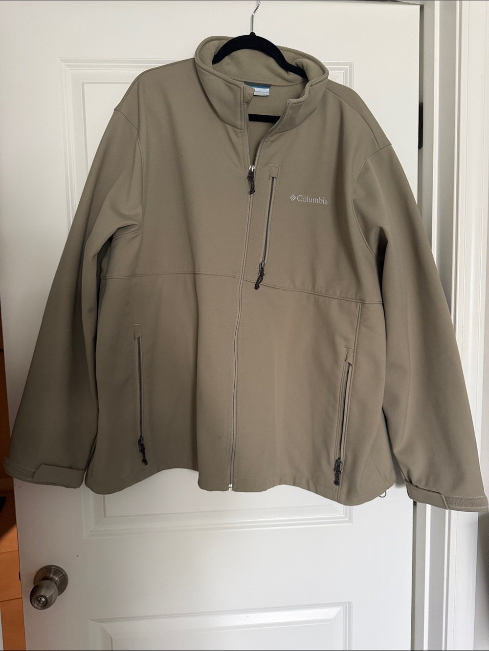 Columbia Men's Khaki Performance Softshell Jacket